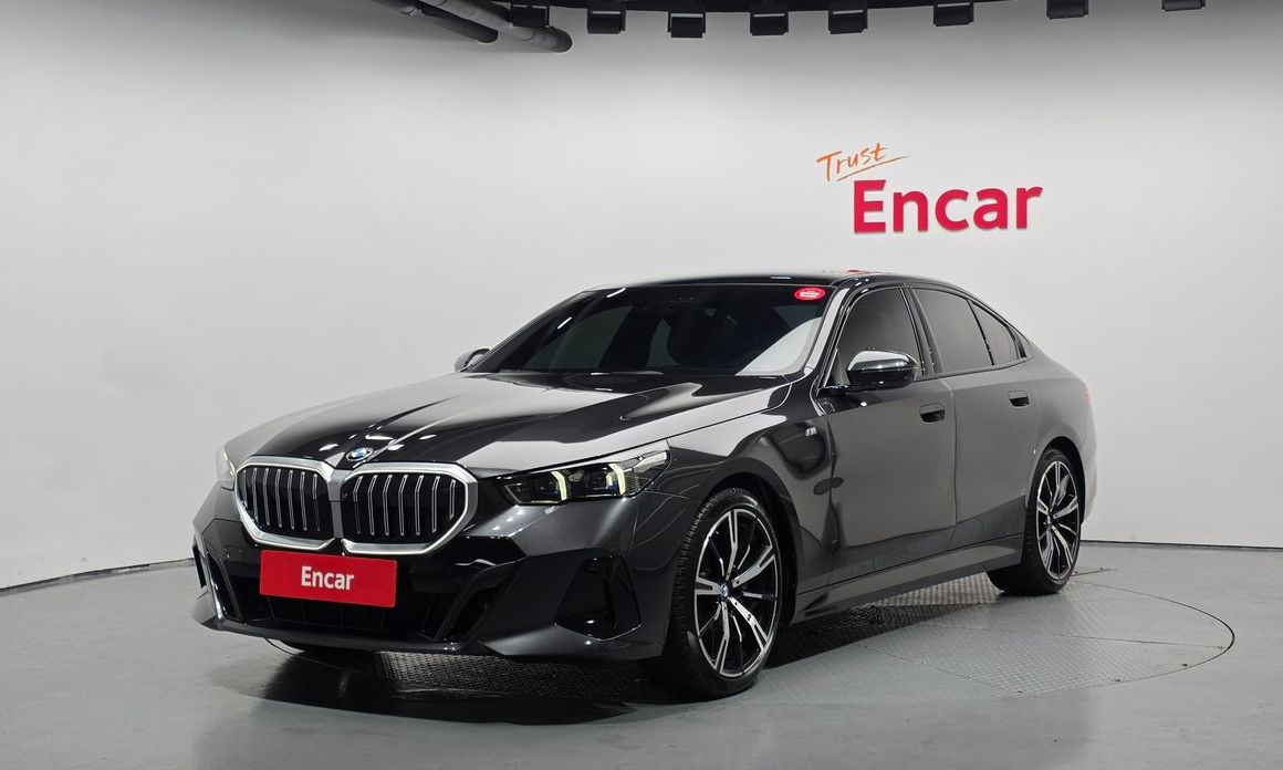 BMW 5-Series 2024