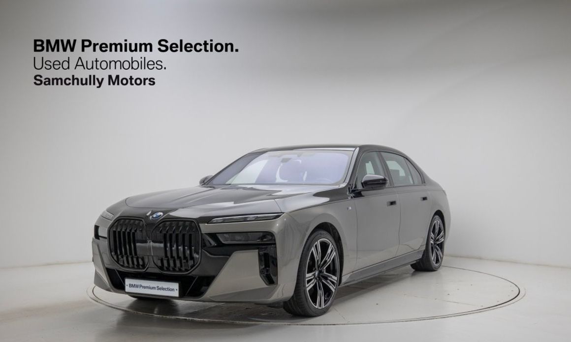 BMW i7 2025