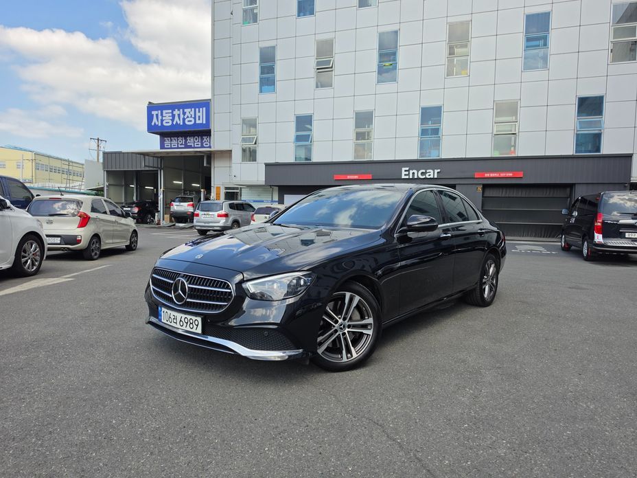 Mercedes-Benz E-Class 2021