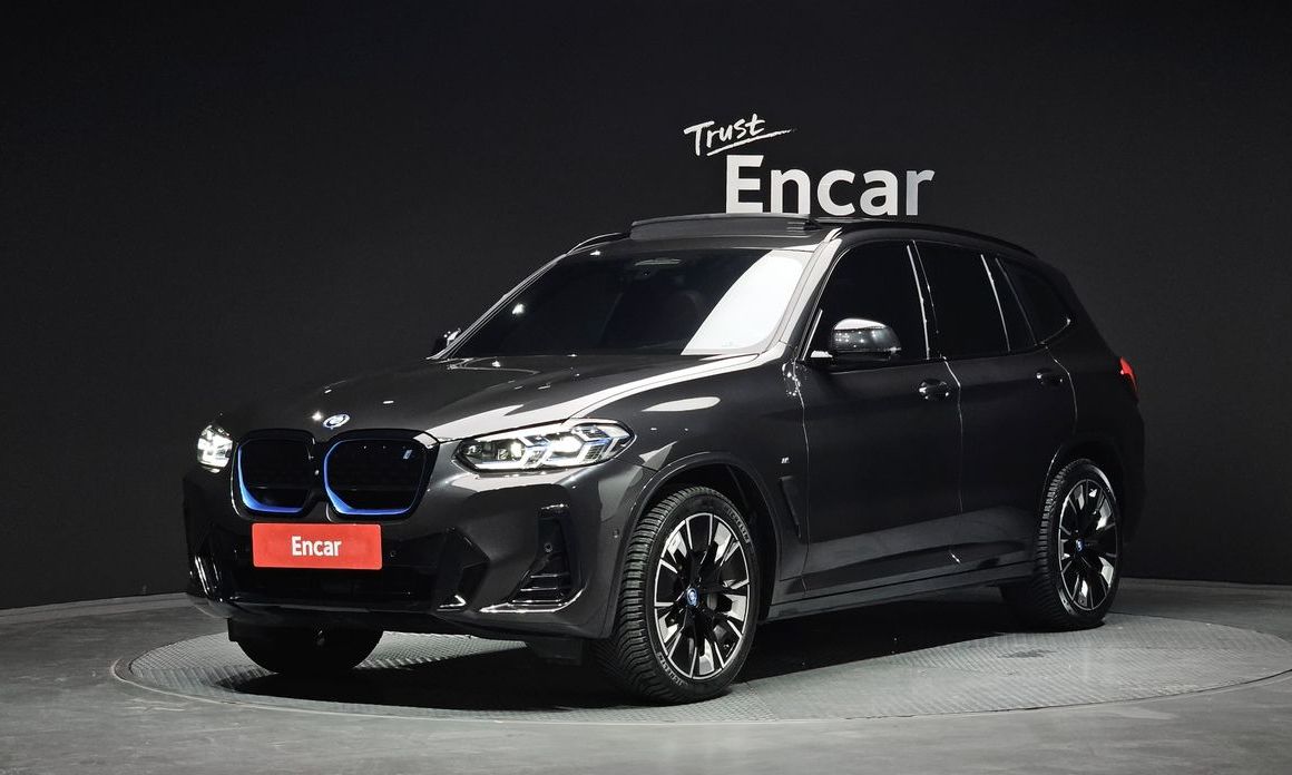 BMW iX3 2023