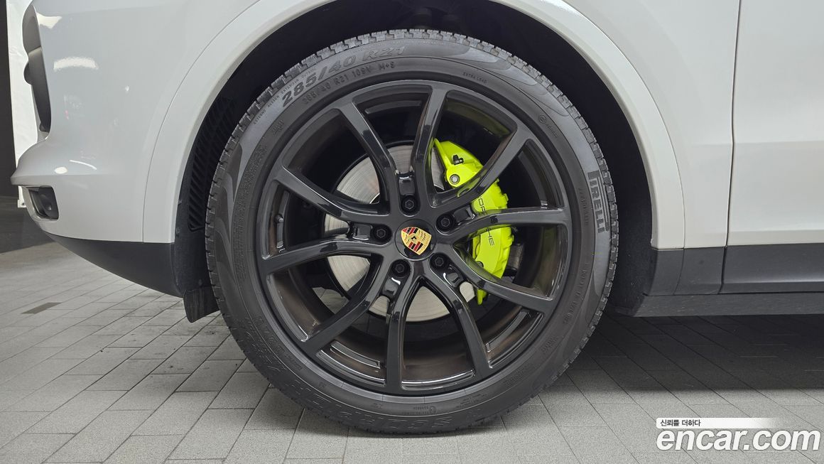 Porsche Cayenne 2023