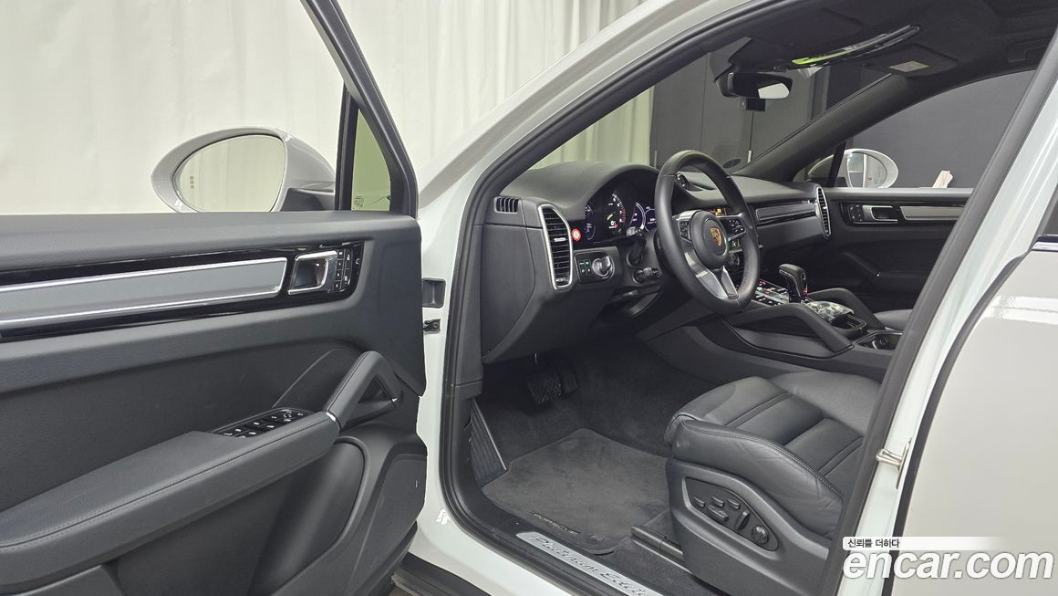 Porsche Cayenne 2023