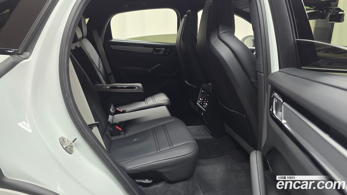 Porsche Cayenne 2023