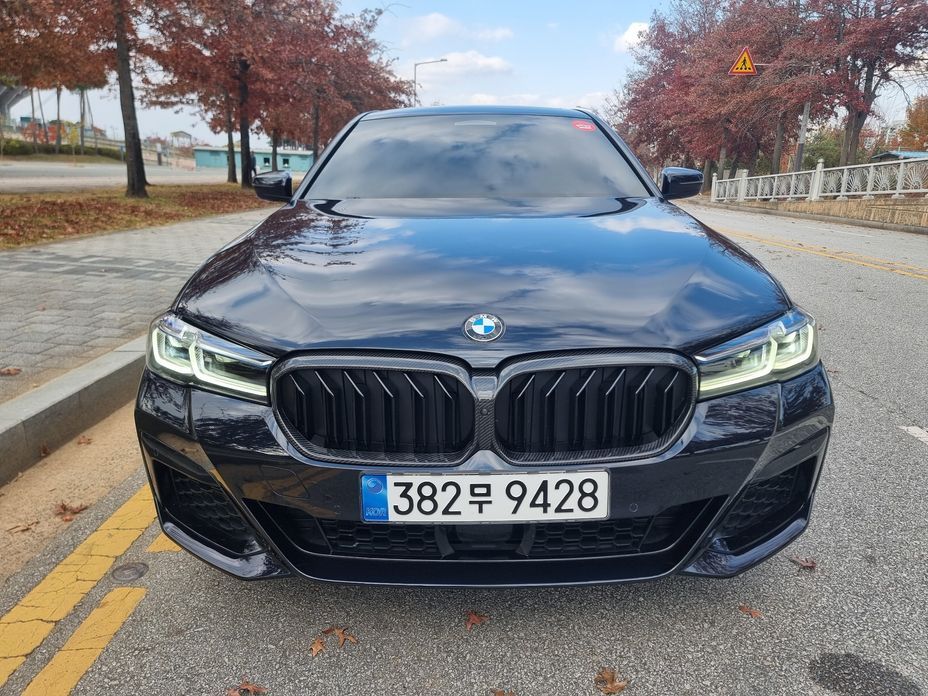BMW 5-Series 2023