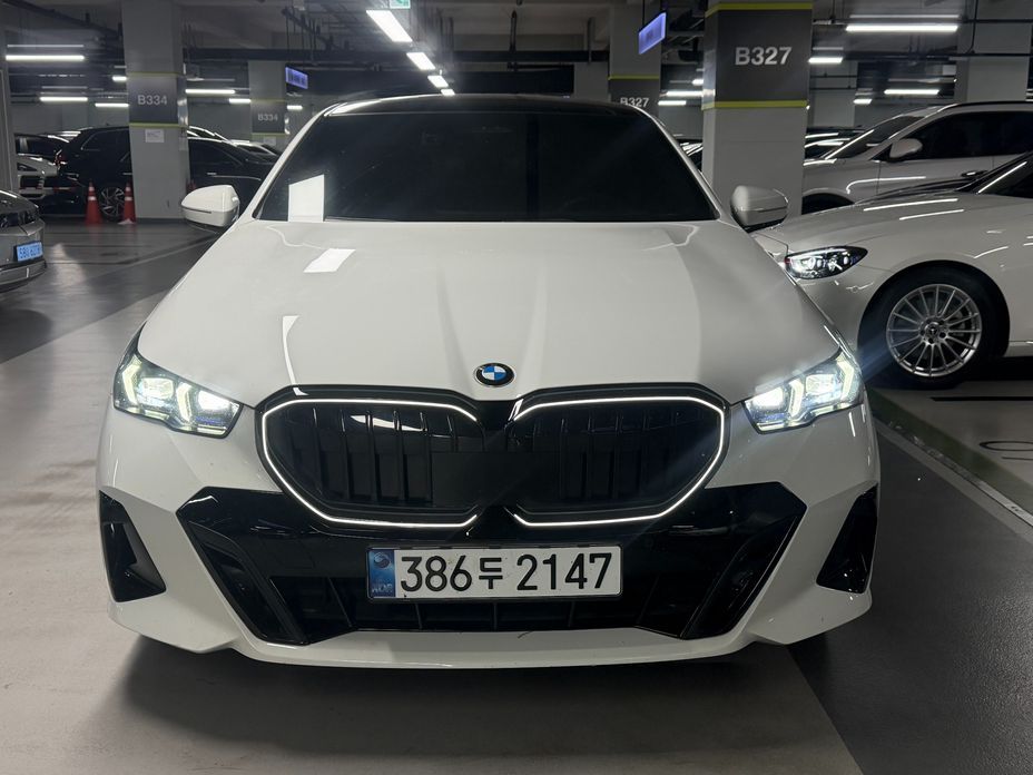 BMW 5-Series 2024