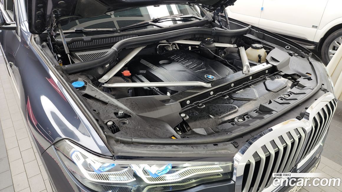 BMW X7 2021