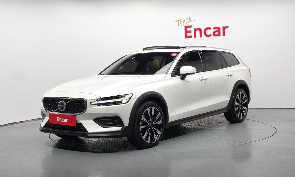 Volvo V60 2023