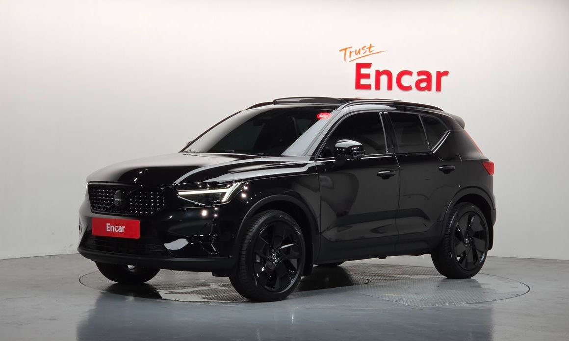 Volvo XC40 2025