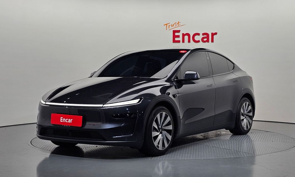 Tesla Model Y 2025