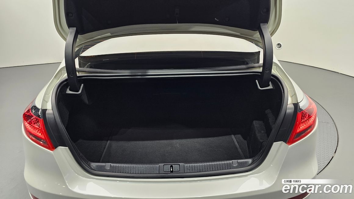 Renault-KoreaSamsung SM7 2012