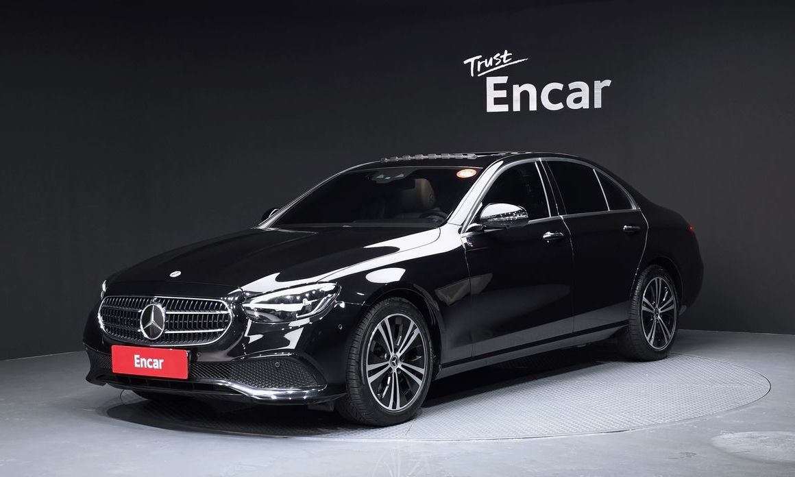 Mercedes-Benz E-Class 2022