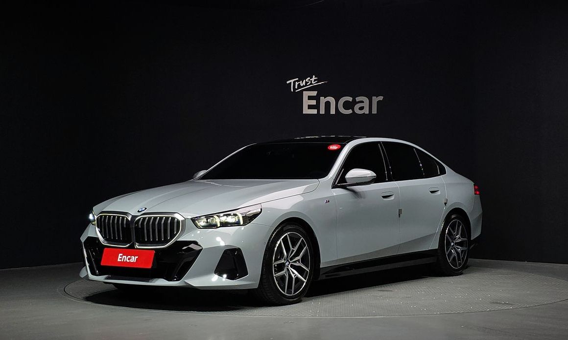 BMW 5-Series 2024