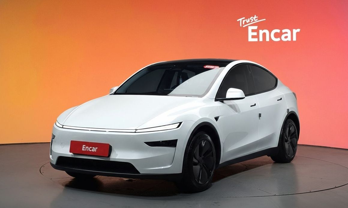 Tesla Model Y 2025