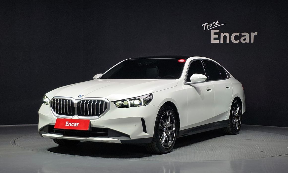 BMW 5-Series 2025