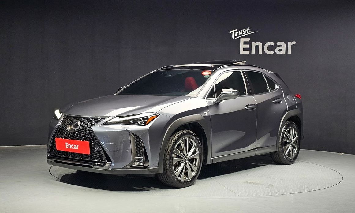 Lexus UX 2024