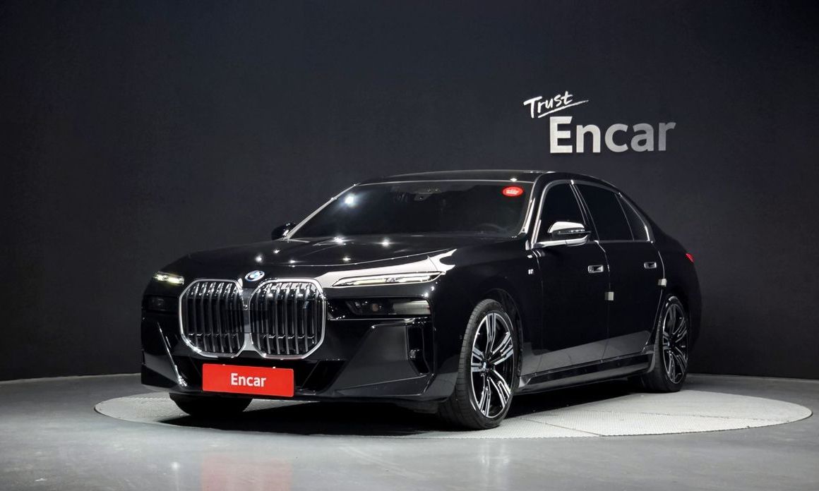 BMW i7 2024