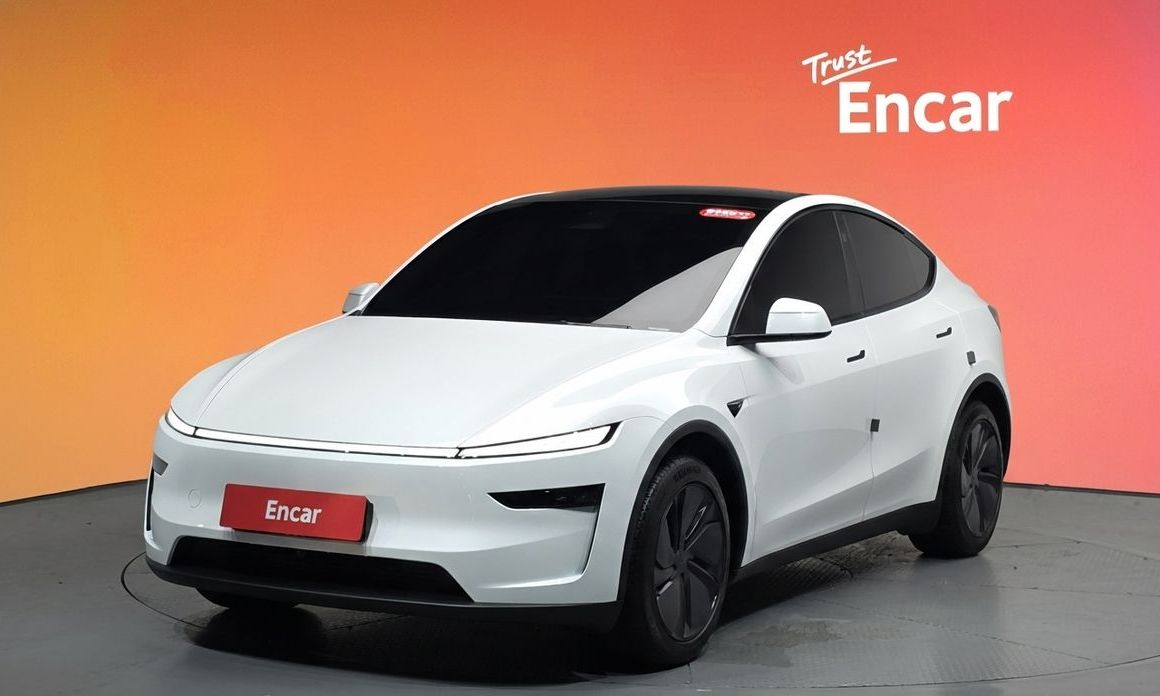 Tesla Model Y 2025