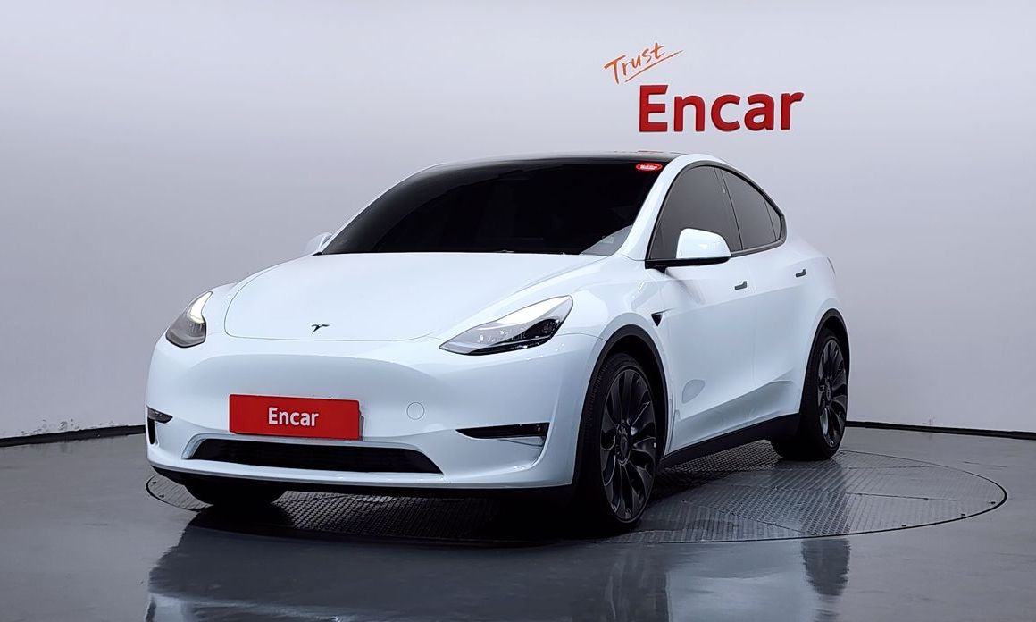 Tesla Model Y 2024