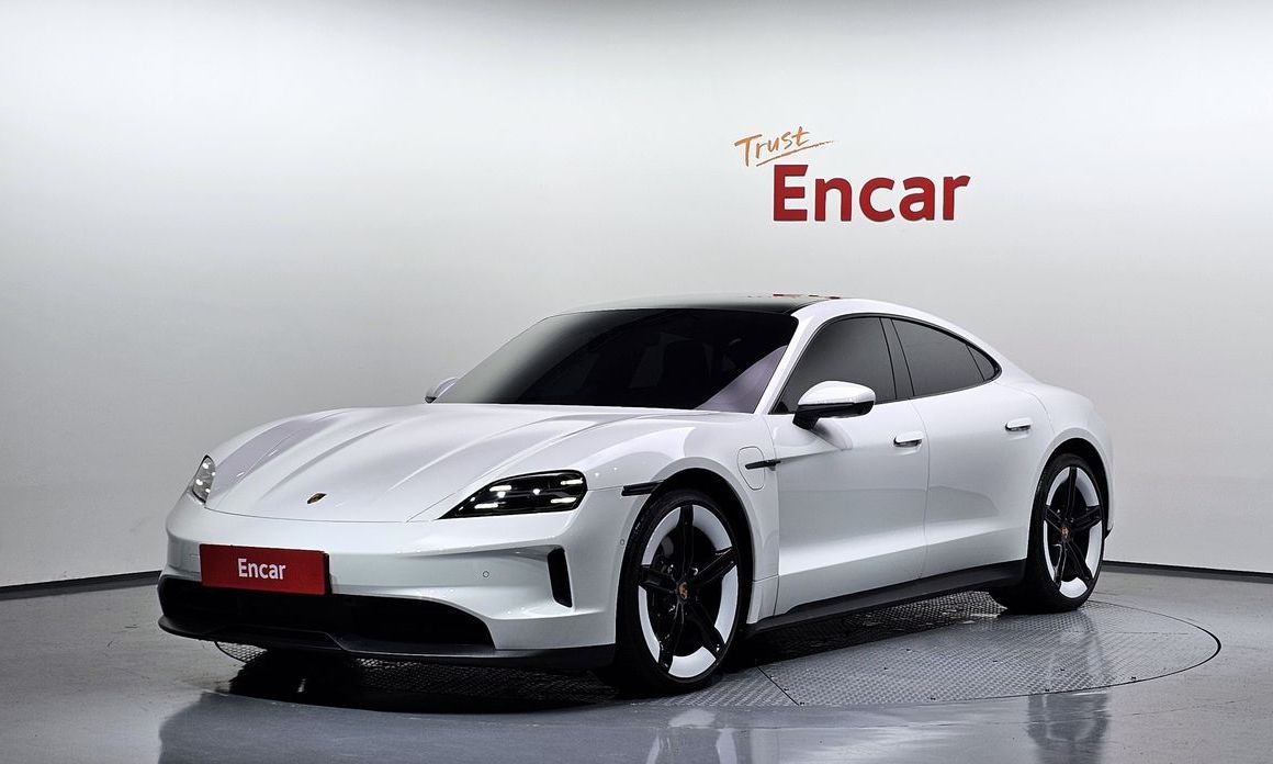 Porsche Taycan 2025