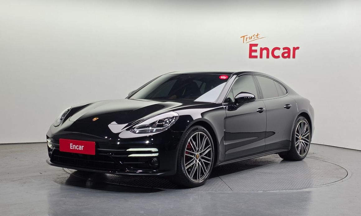 Porsche Panamera 2023