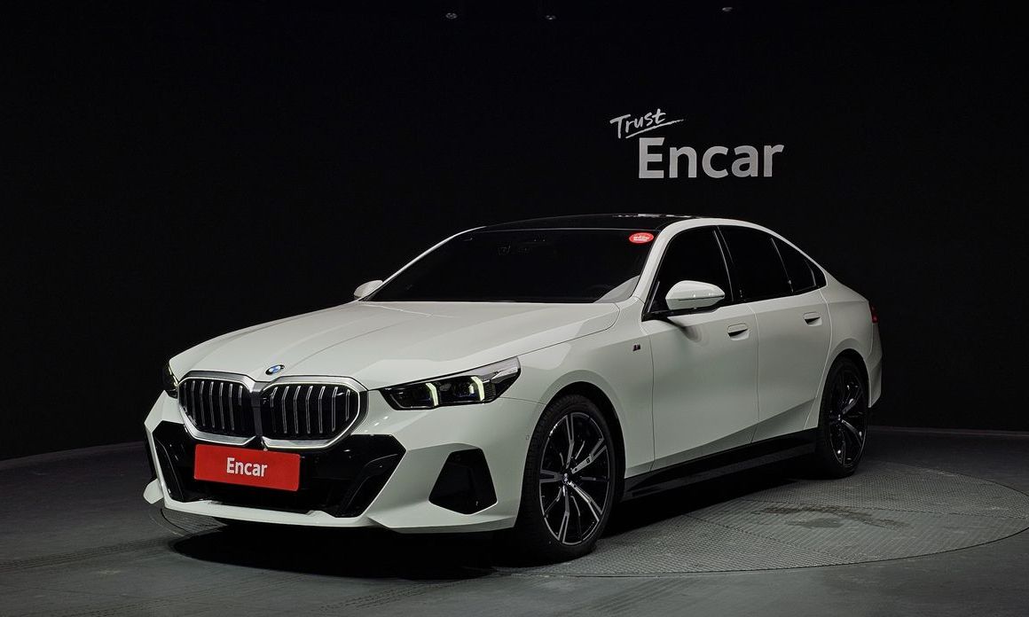 BMW 5-Series 2025
