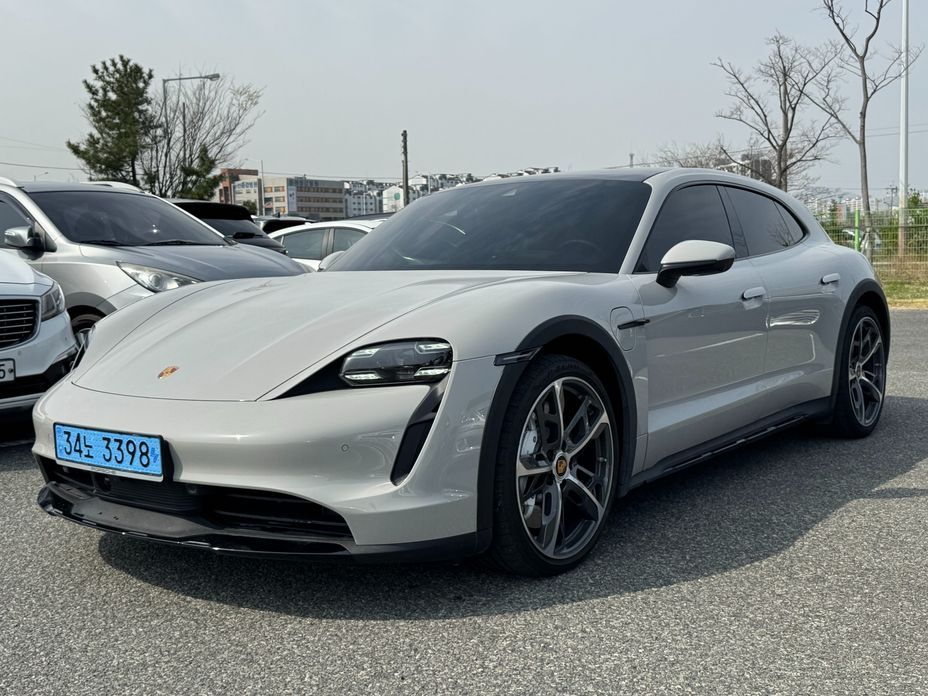 Porsche Taycan 2024