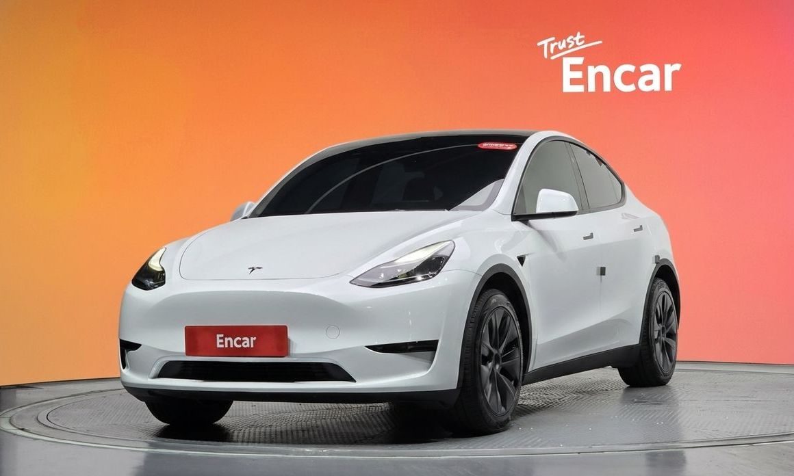 Tesla Model Y 2024
