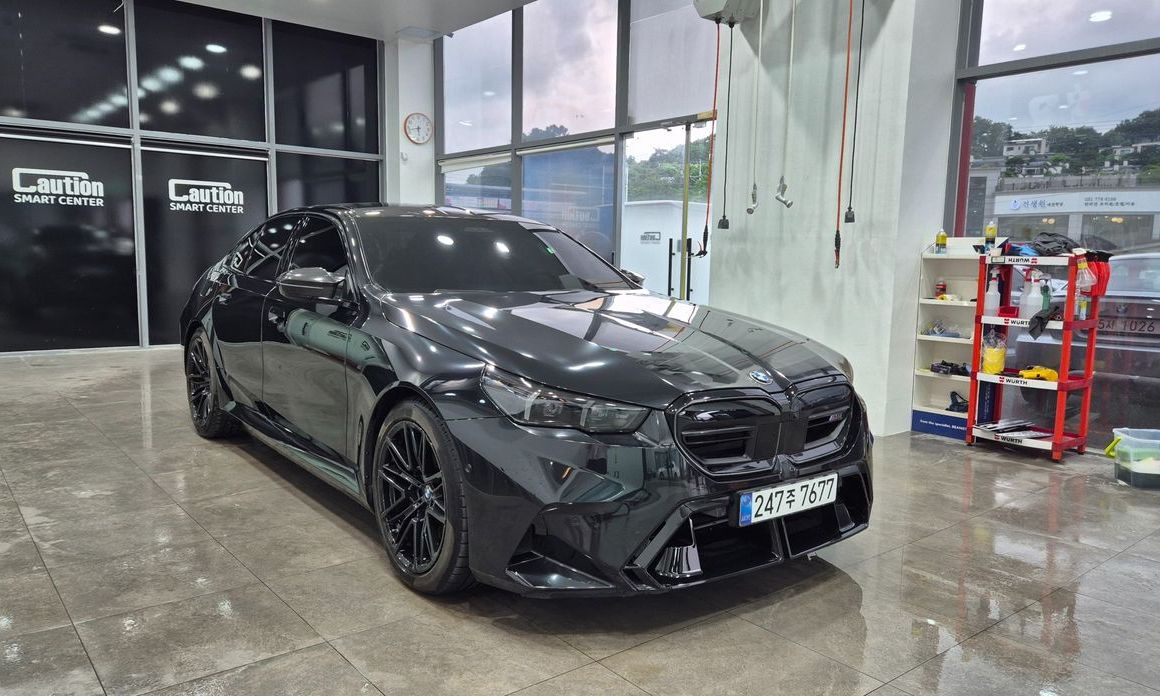 BMW M5 2025