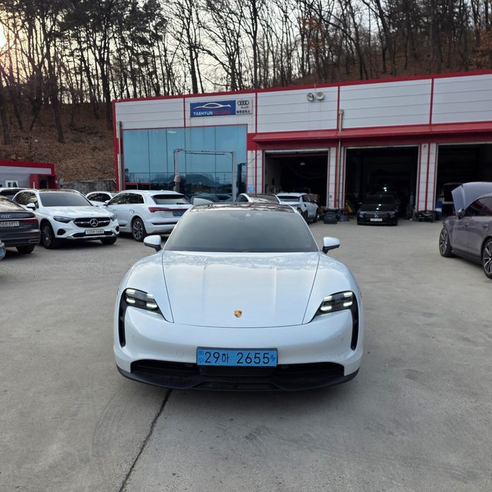 Porsche Taycan 2023