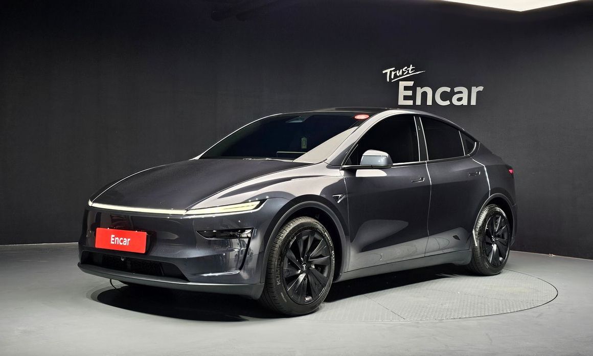 Tesla Model Y 2025