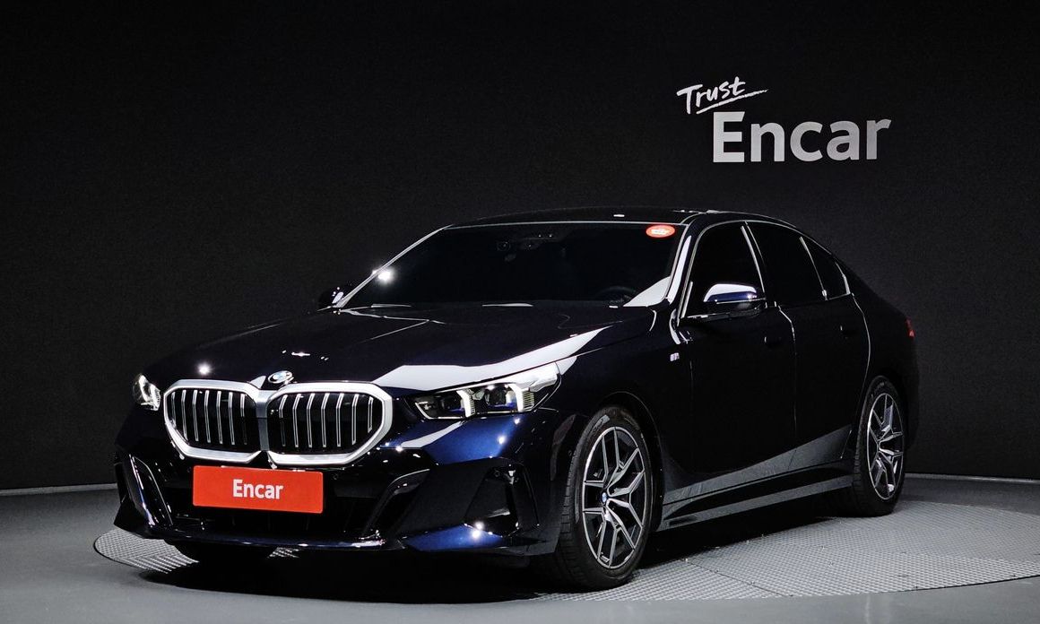 BMW 5-Series 2024