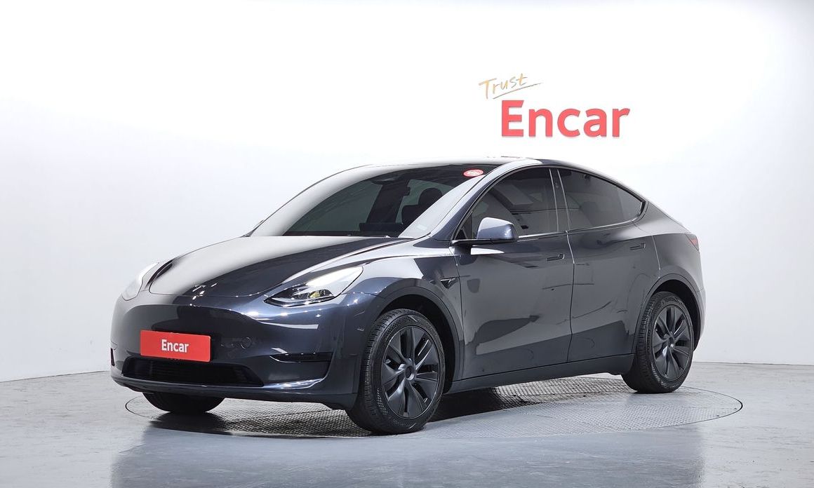 Tesla Model Y 2024