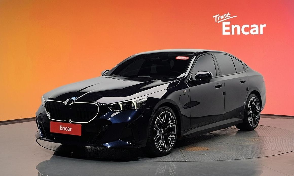 BMW 5-Series 2025