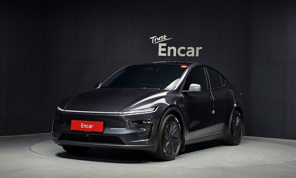 Tesla Model Y 2025