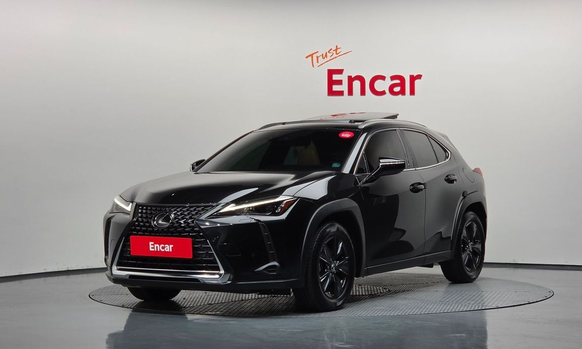 Lexus UX 2024