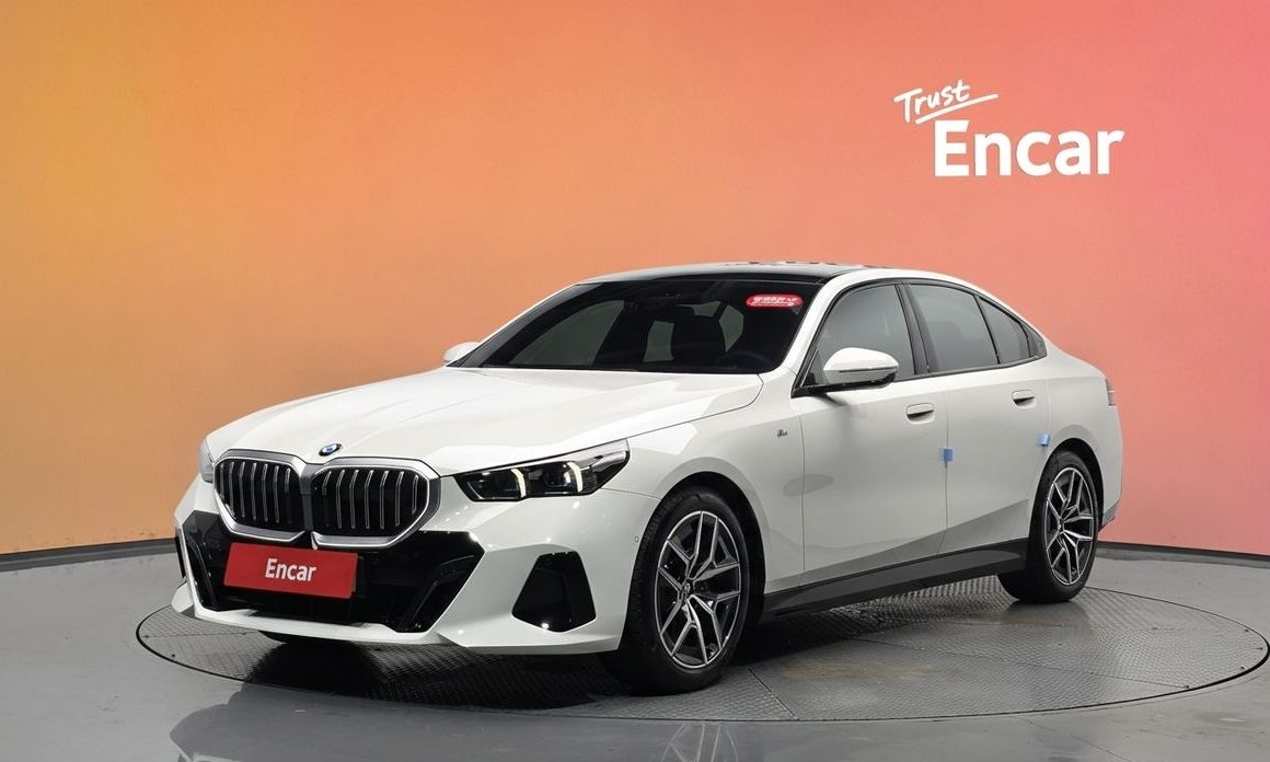BMW 5-Series 2024