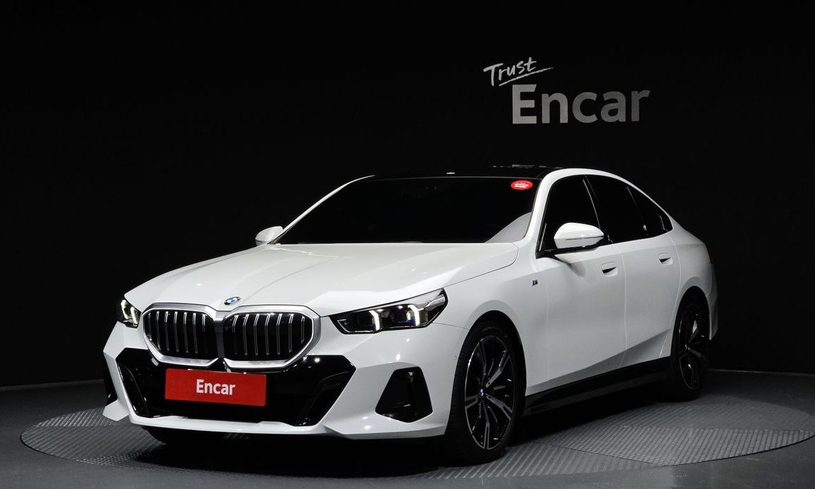 BMW 5-Series 2024