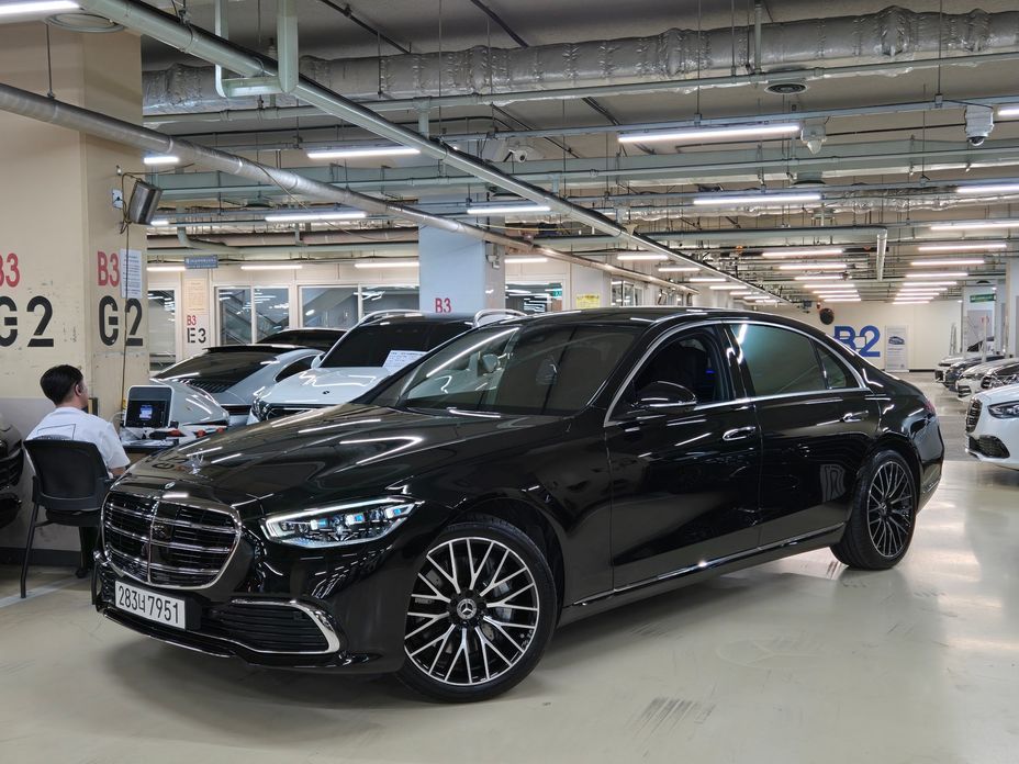 Mercedes-Benz S-Class 2025
