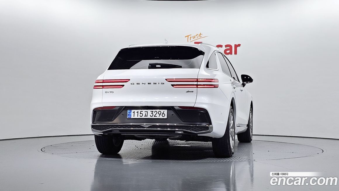 Genesis GV70 2025