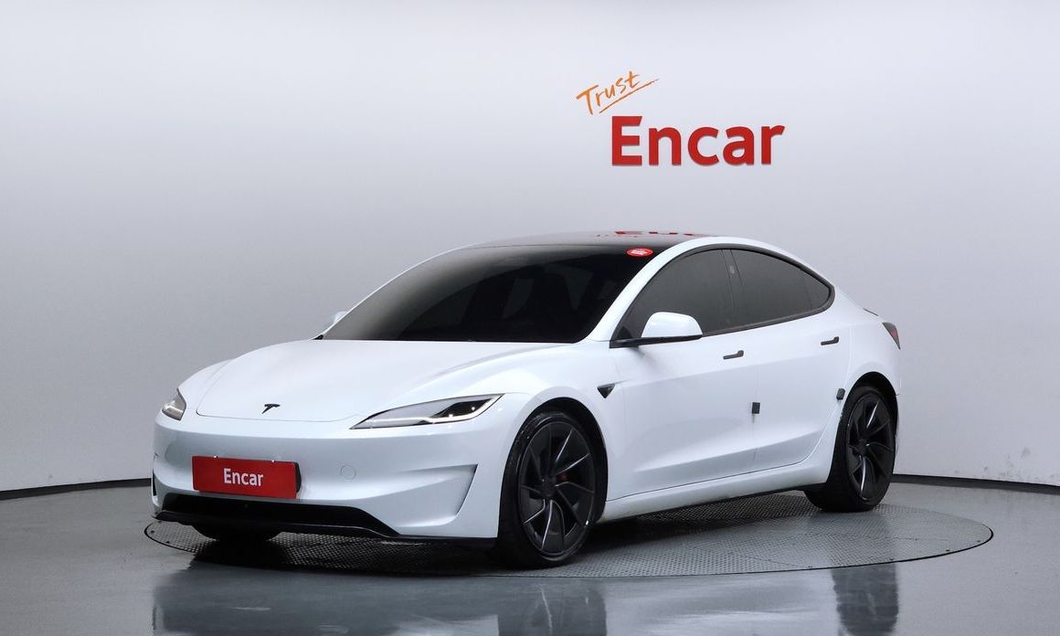 Tesla Model 3 2024