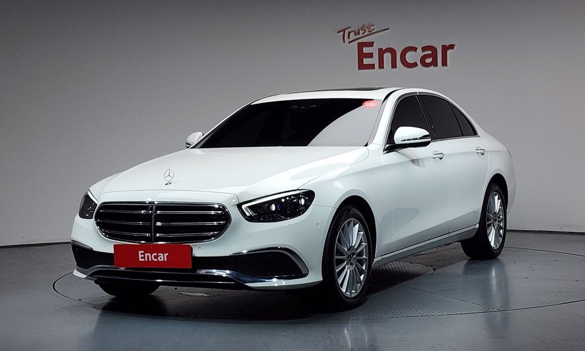 Mercedes-Benz E-Class 2023