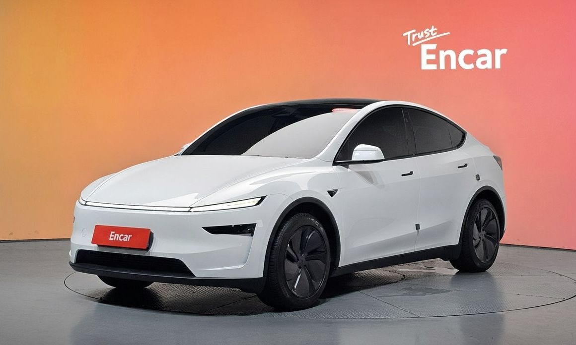 Tesla Model Y 2025