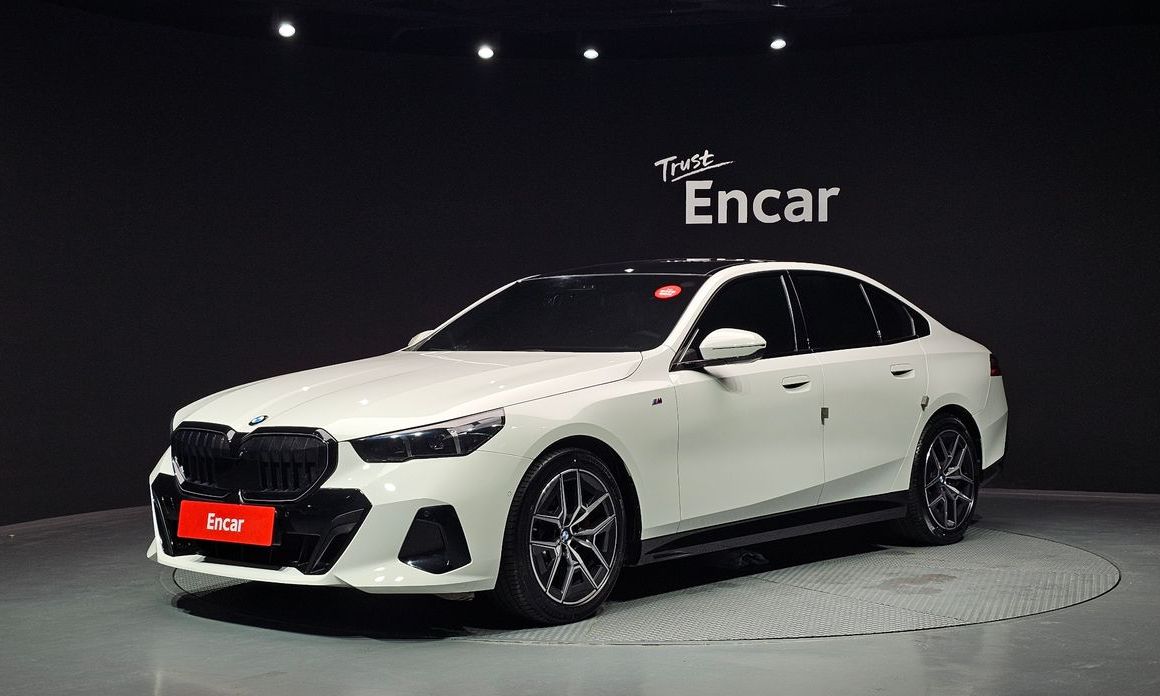 BMW 5-Series 2024