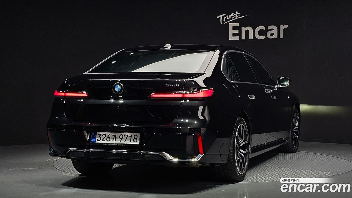 BMW 7-Series 2025