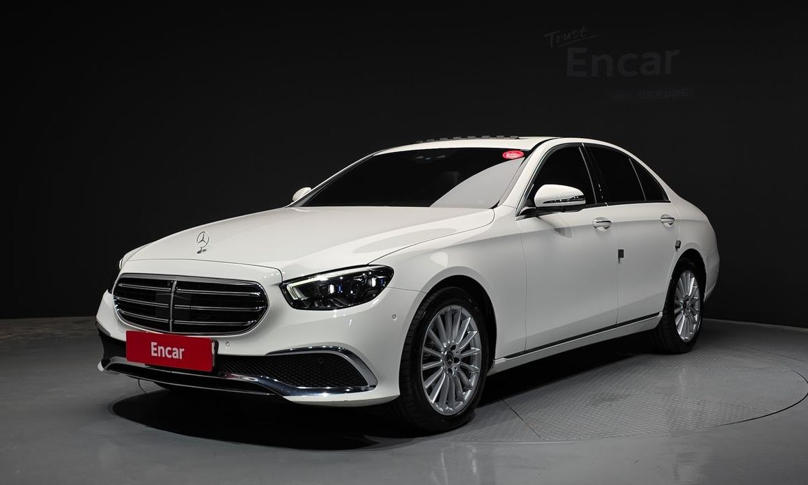 Mercedes-Benz E-Class 2022