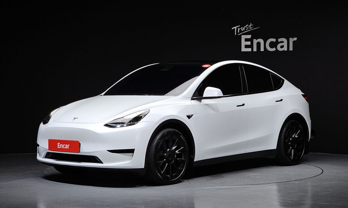 Tesla Model Y 2024
