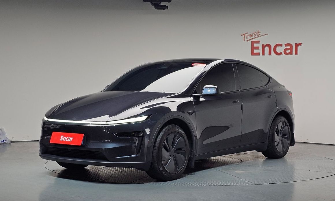 Tesla Model Y 2025