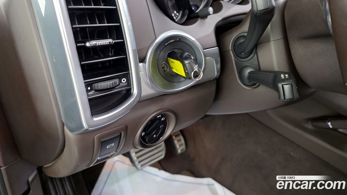 Porsche Cayenne 2011