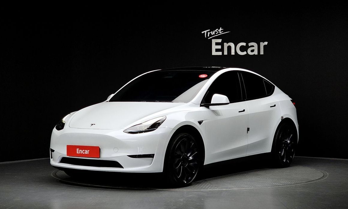 Tesla Model Y 2024