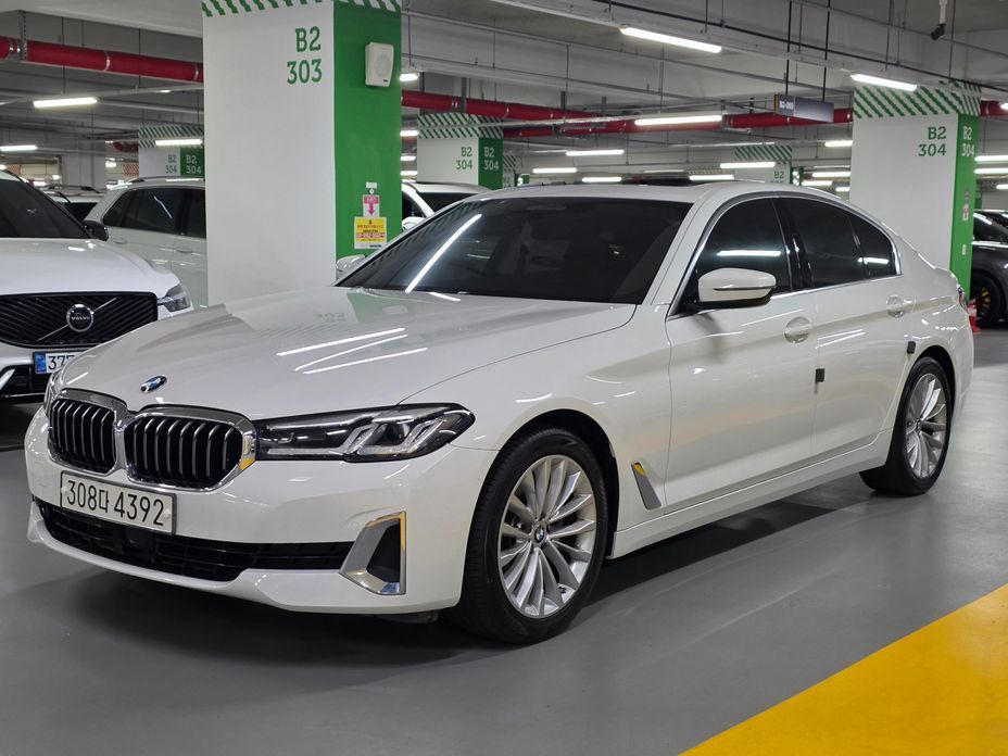 BMW 5-Series 2021
